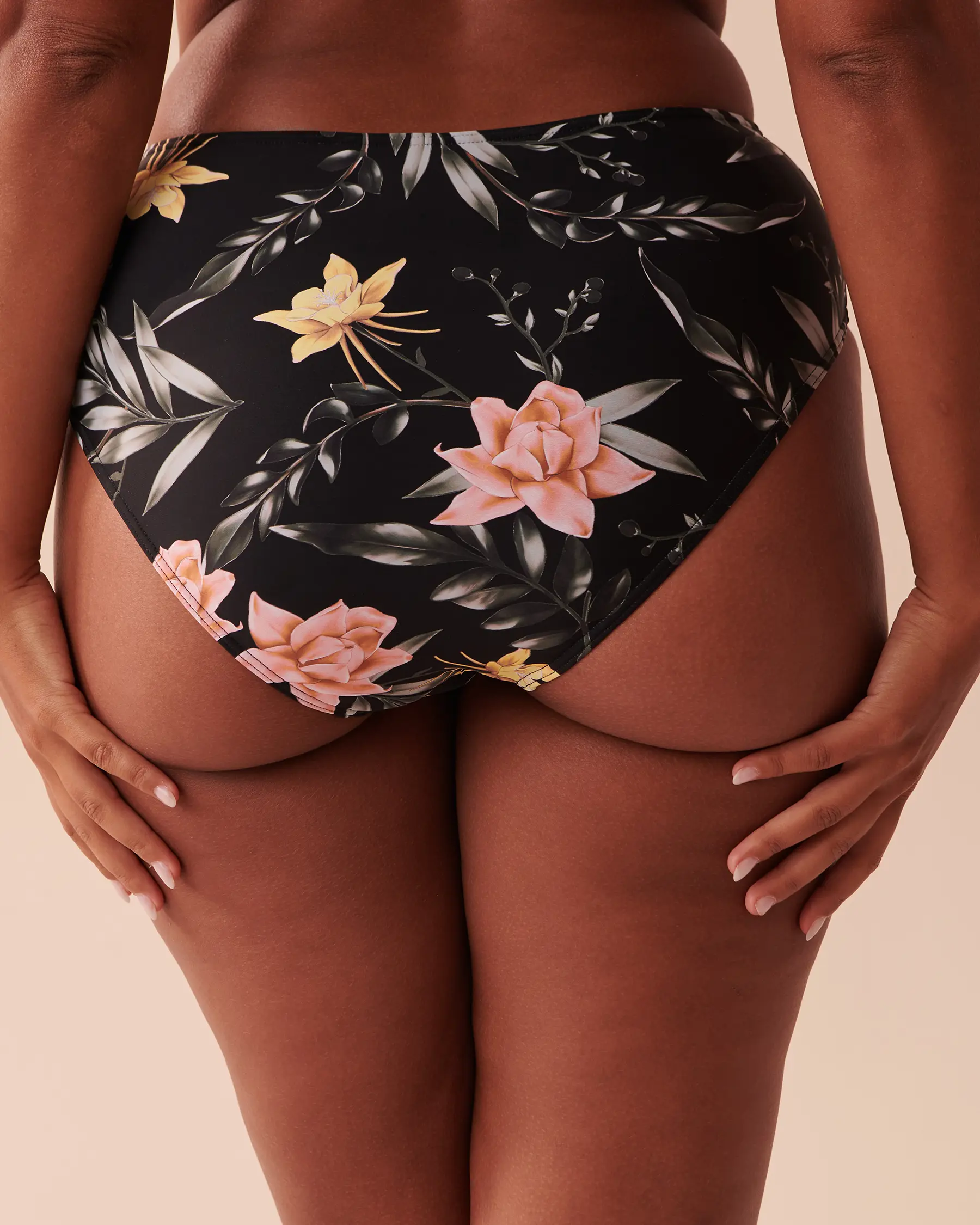 La Vie en Rose TROPICAL Mid Waist Bikini Bottom. 2