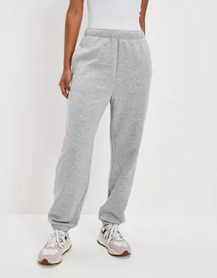 American Eagle Fleece Baggy Jogger. 1