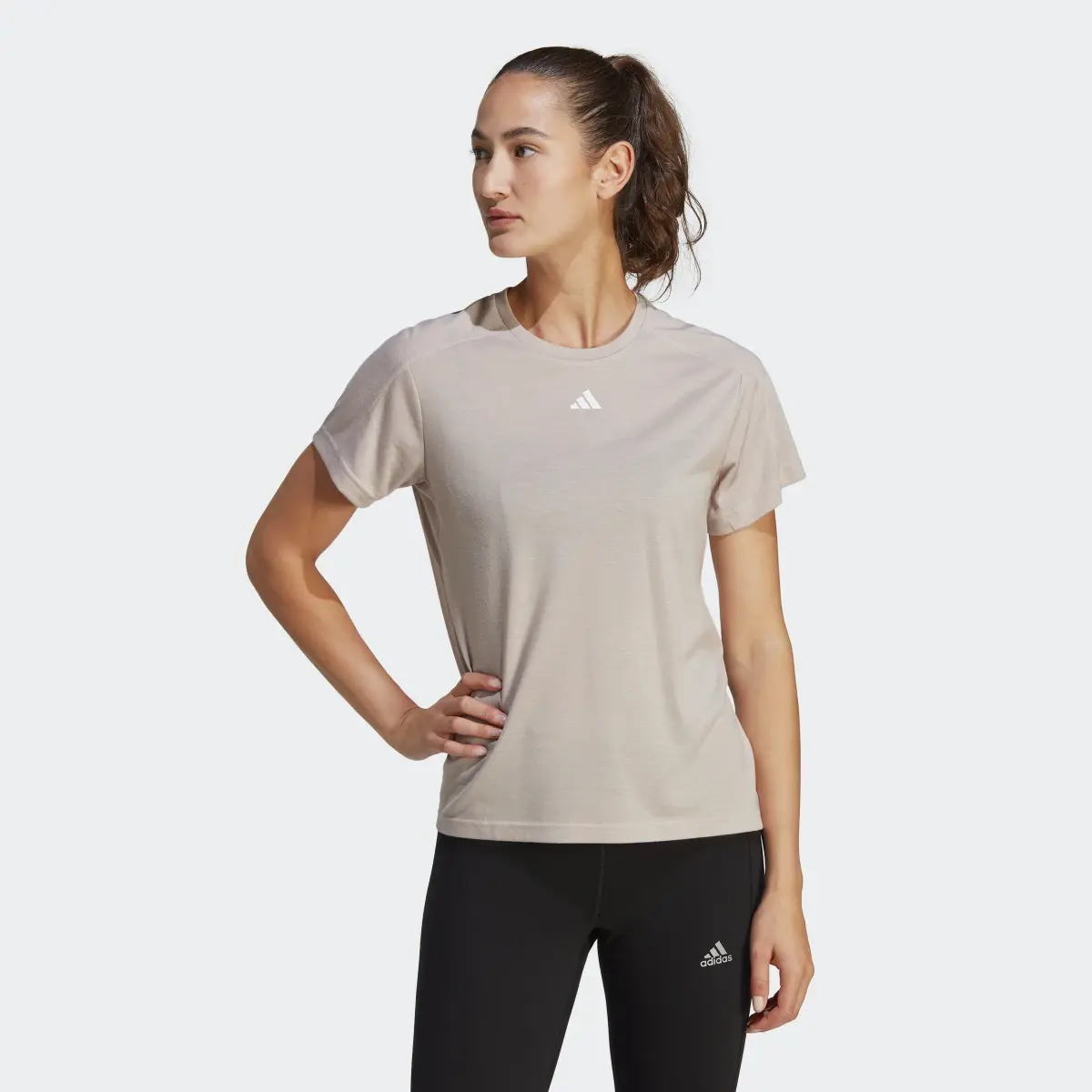 Adidas Playera AEROREADY TRain Essentials Minimal Branding Cuello Redondo. 2