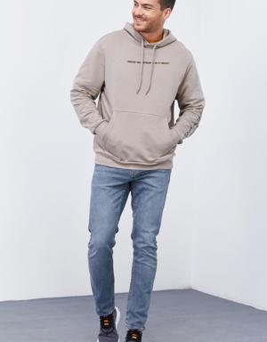 Koyu Bej Kol Baskılı Kapüşonlu Rahat Form Erkek Sweatshirt - 88038