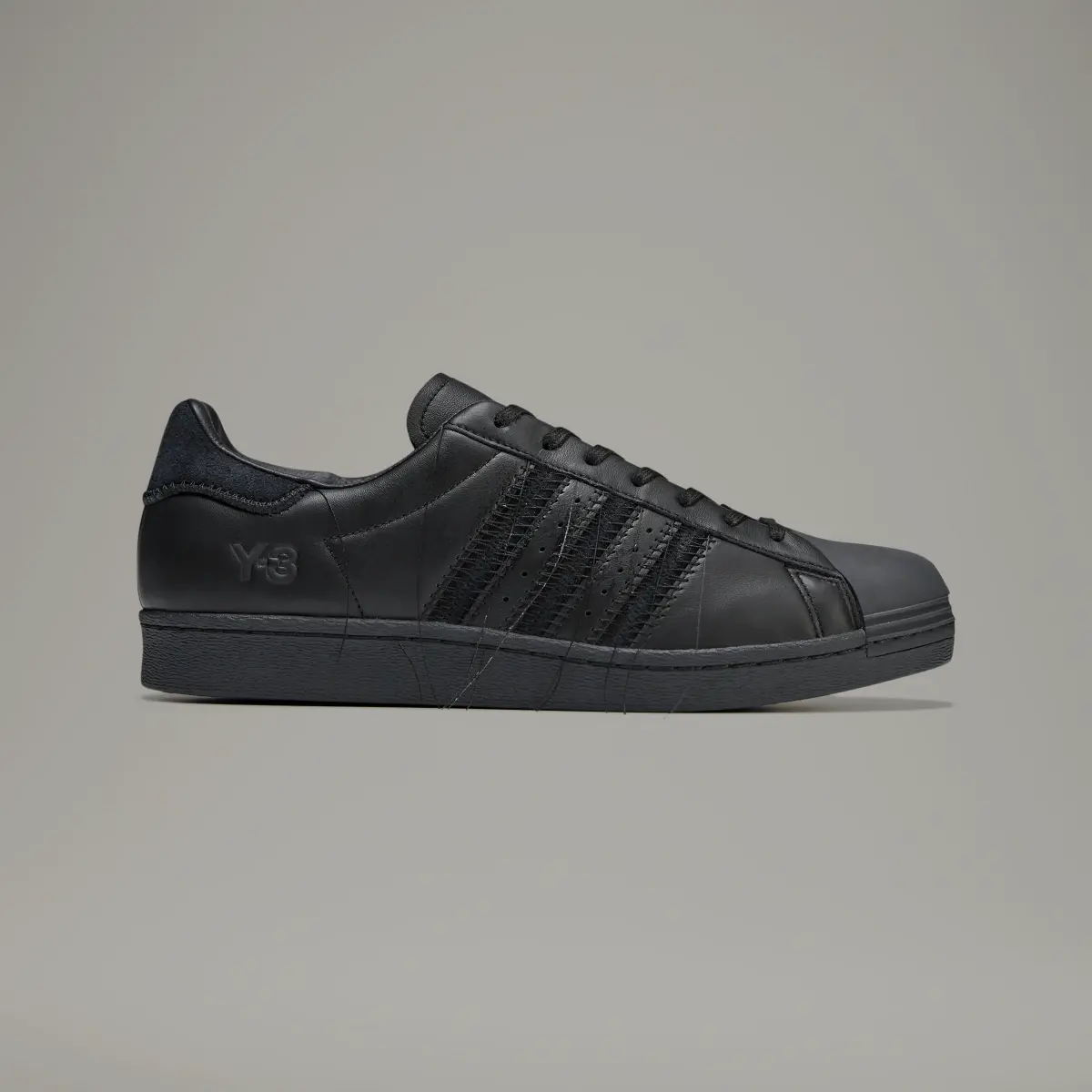 Adidas Y-3 Superstar. 2