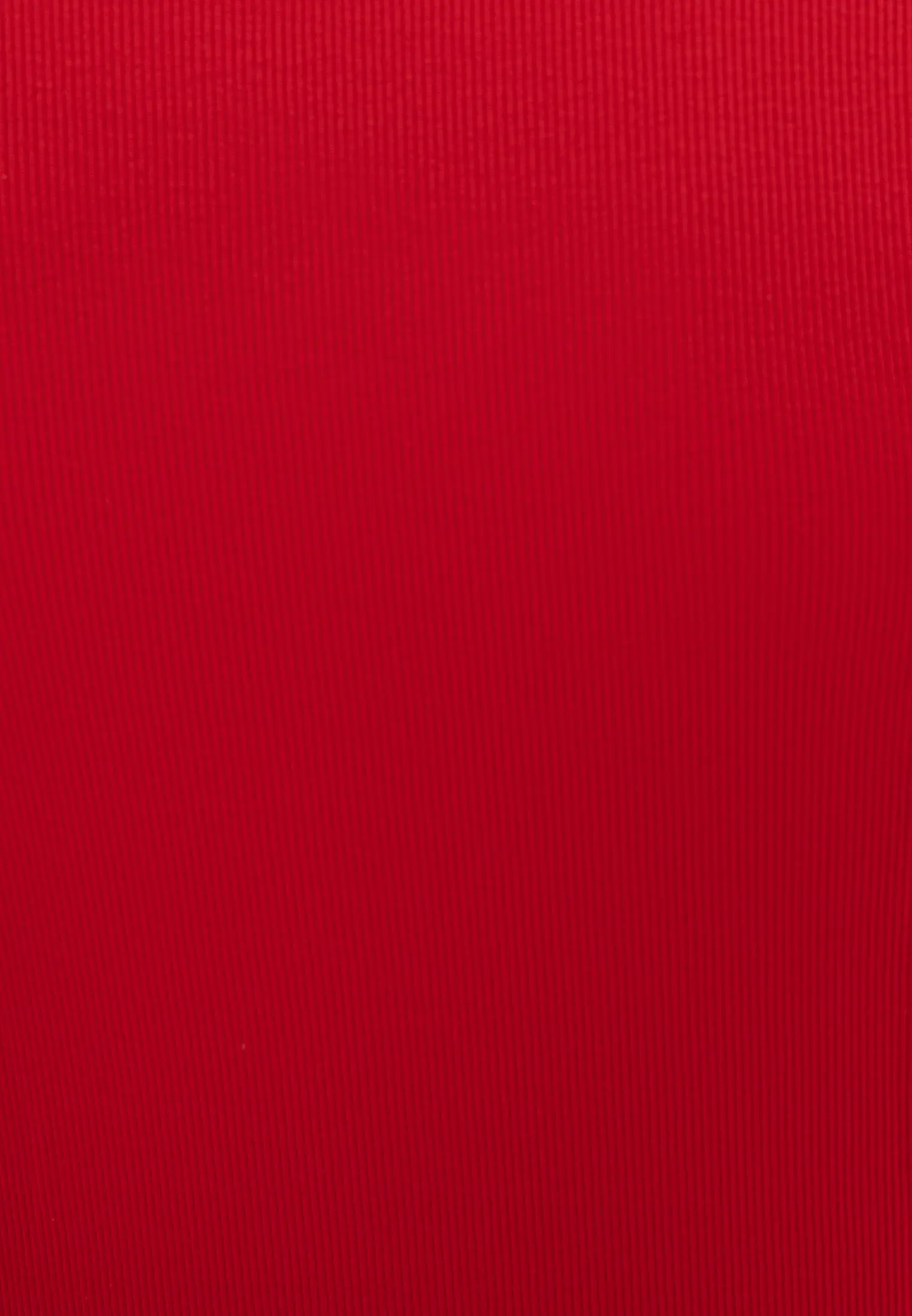Oxxo Kırmızı Düğme Detaylı Tişört. 1