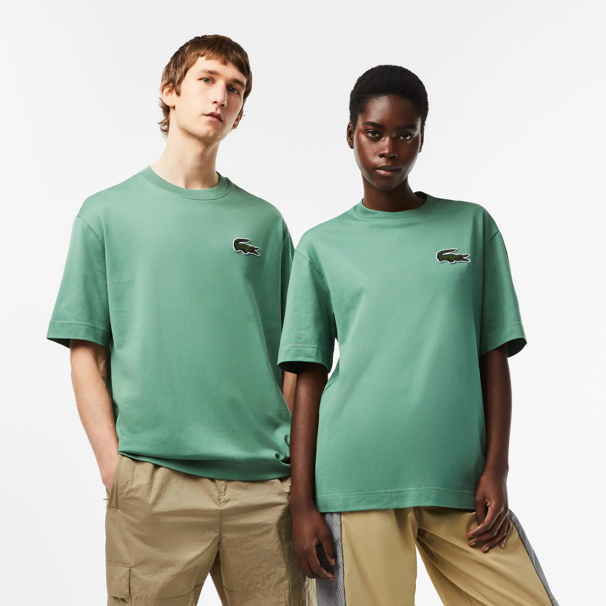 Lacoste T-shirt unisex in cotone biologico loose fit con coccodrillo grande. 1 Lacoste T-shirt unisex in cotone biologico loose fit con coccodrillo grande. 1