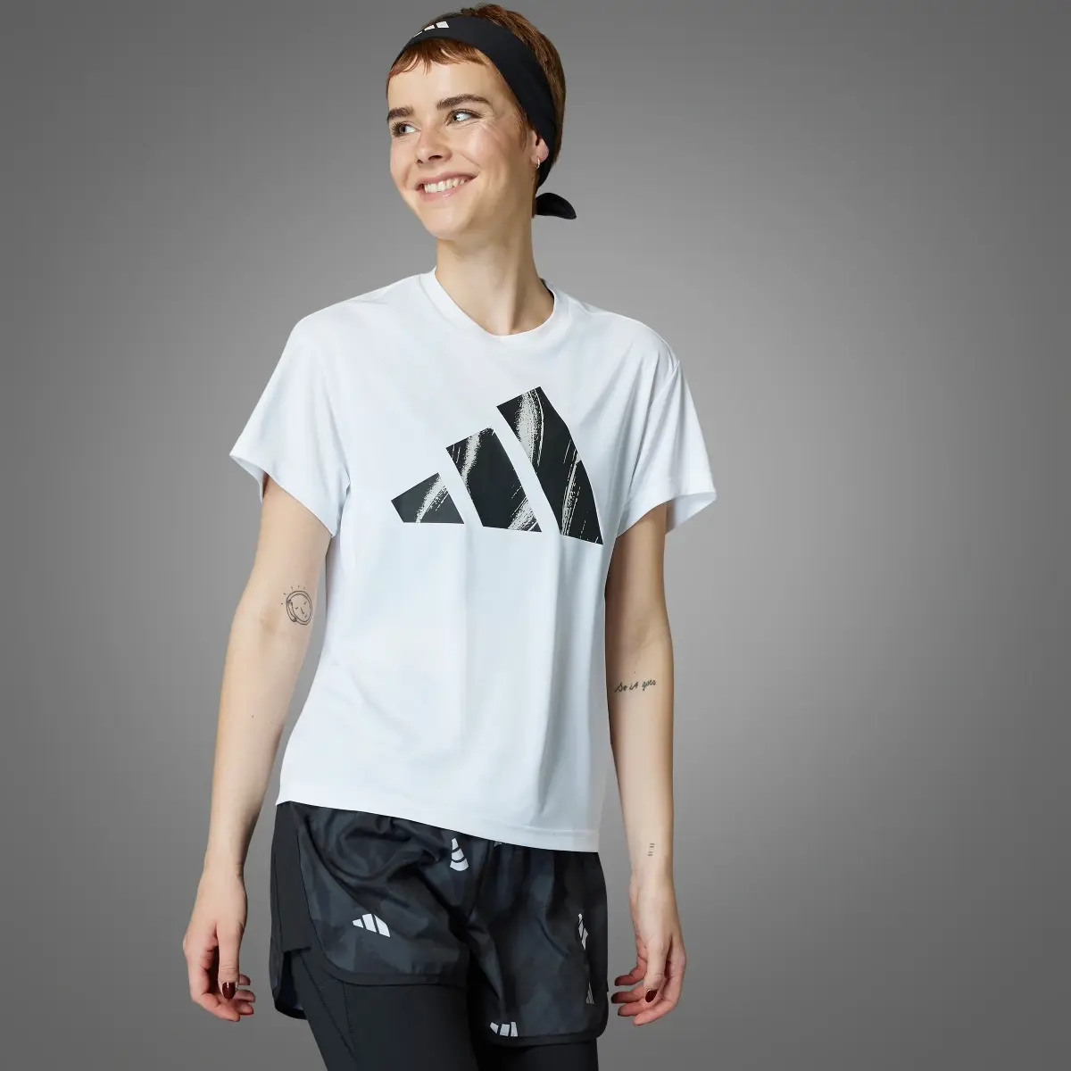 Adidas Run It Brand Love Tişört. 1