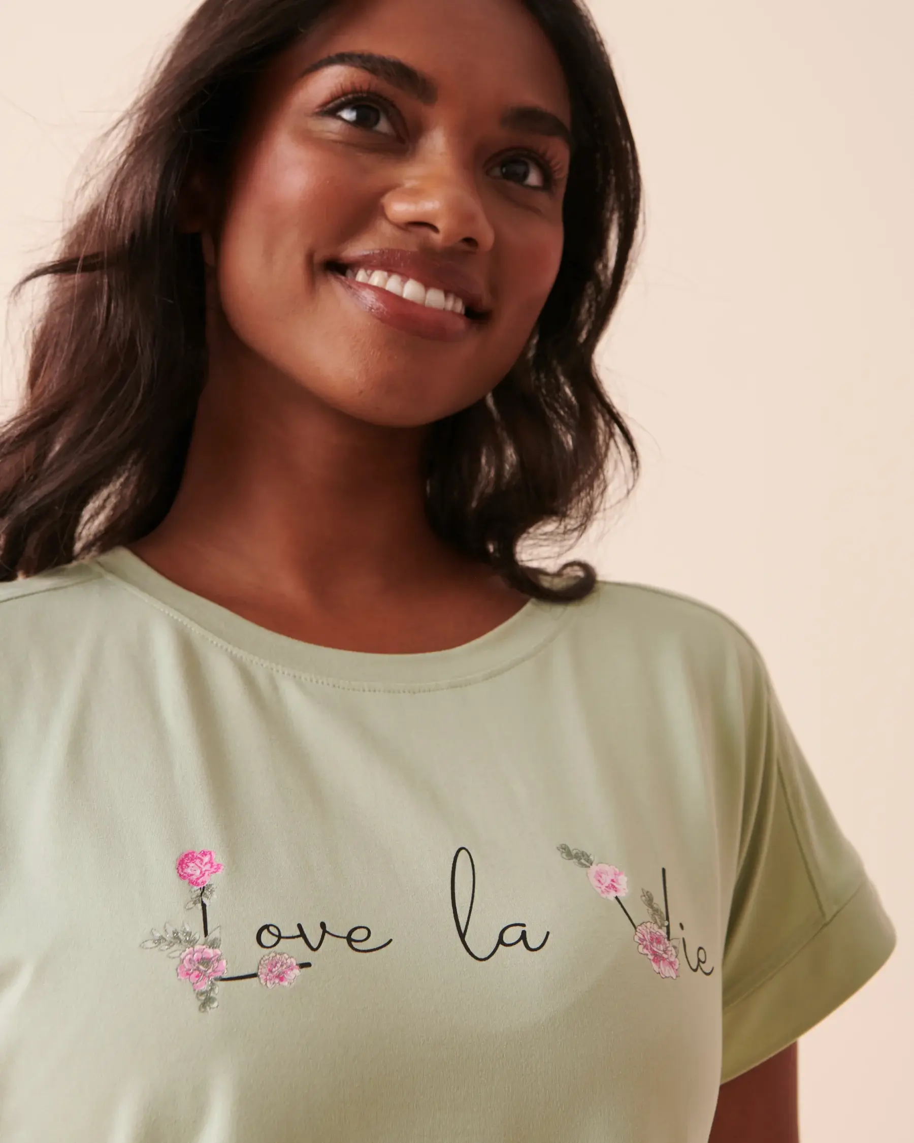 La Vie en Rose Super Soft Crew Neck T-shirt. 3