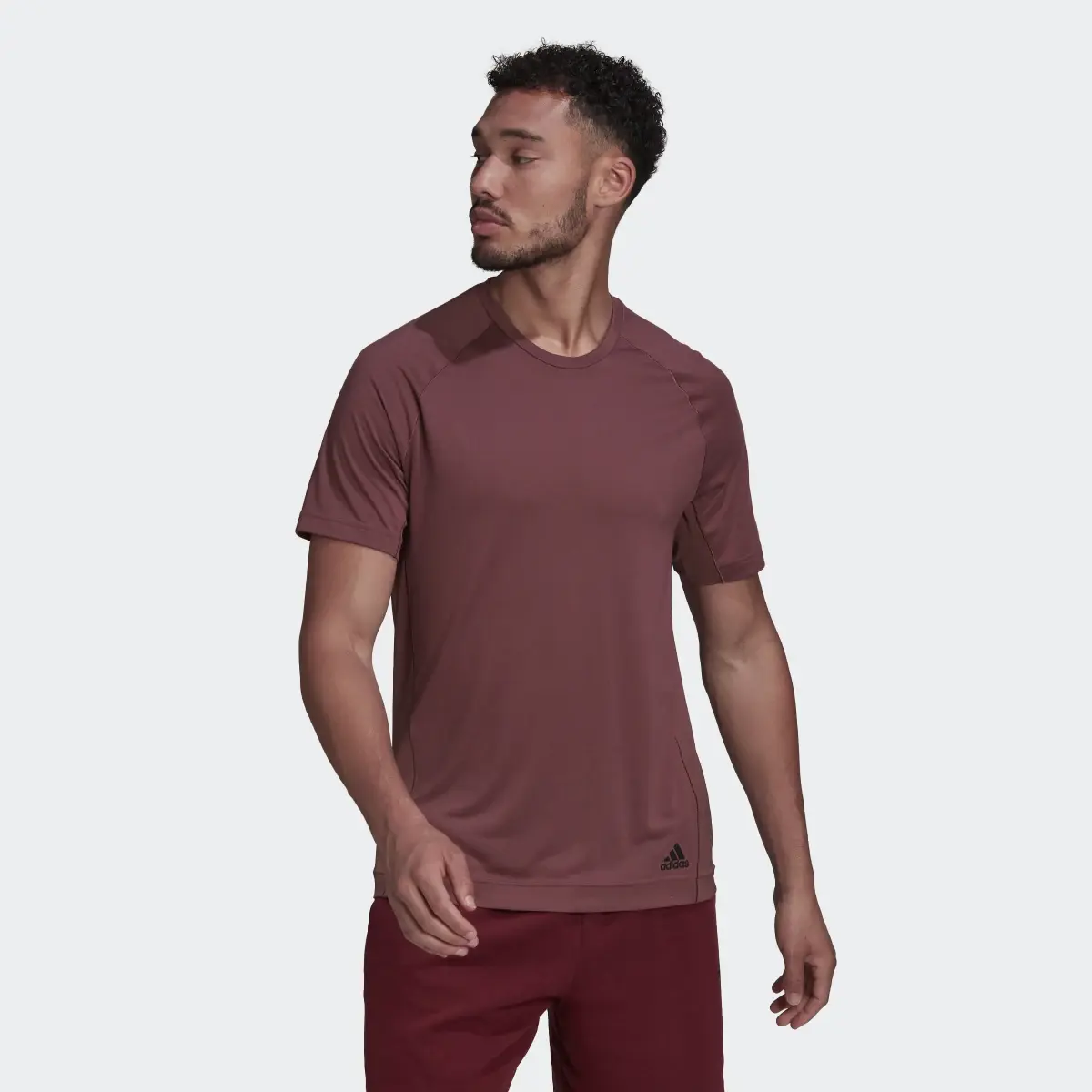 Adidas T-shirt d'entraînement Yoga. 1