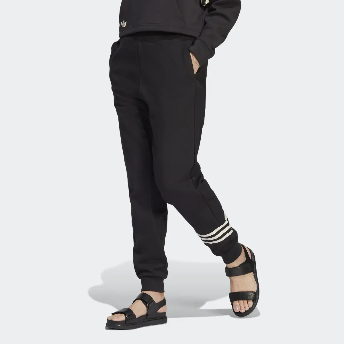 Adidas Pantalon sportswear Adicolor Neuclassics. 1