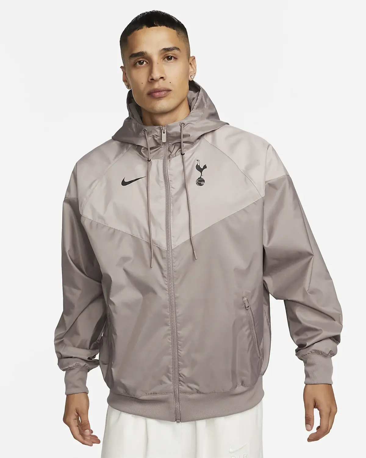 Nike Sport Essentials Windrunner Tottenham Hotspur. 1