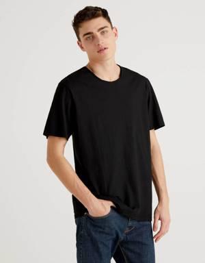 Black t-shirt in slub cotton