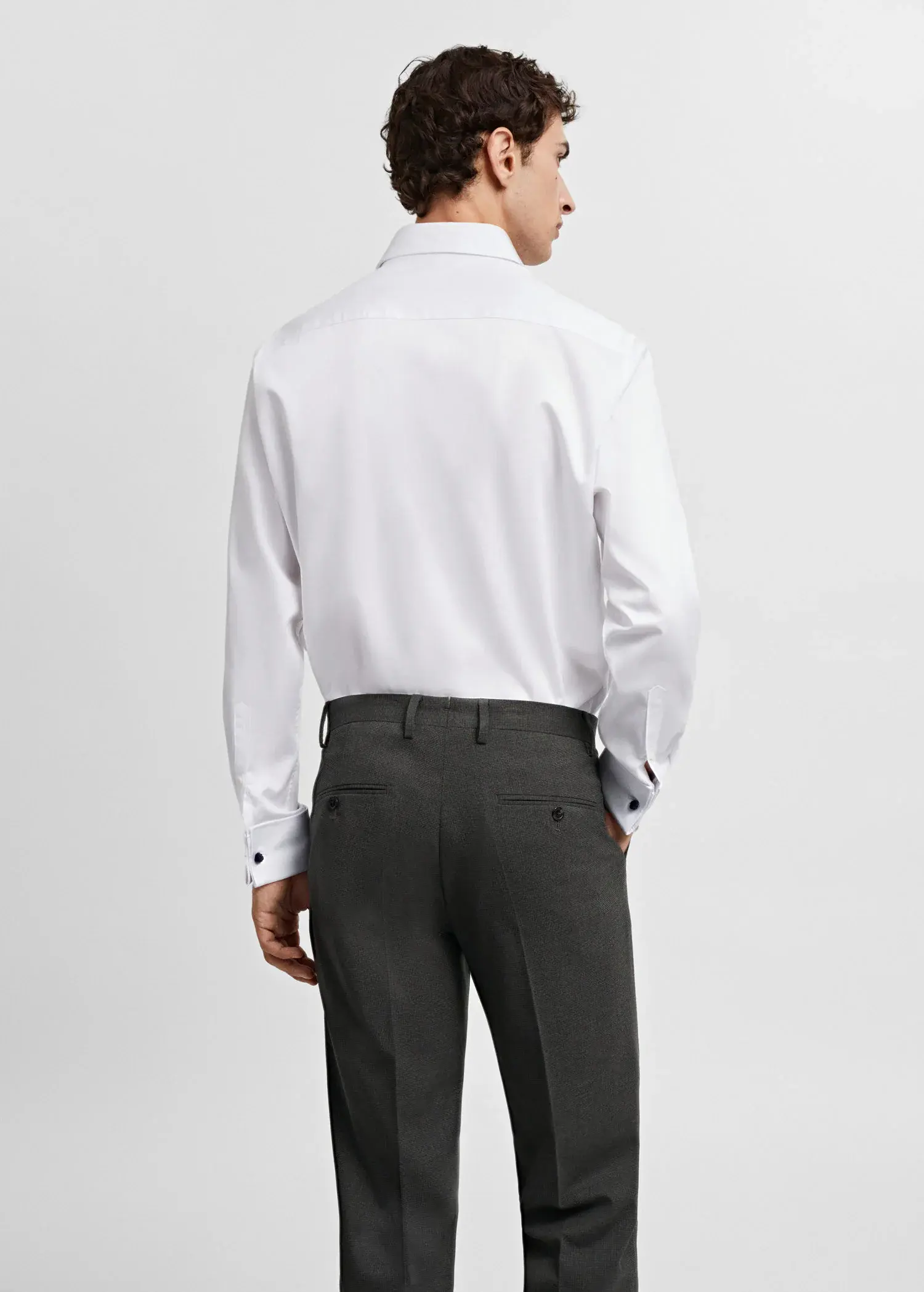 Mango Regular-fit suit shirt with cufflinks. 3