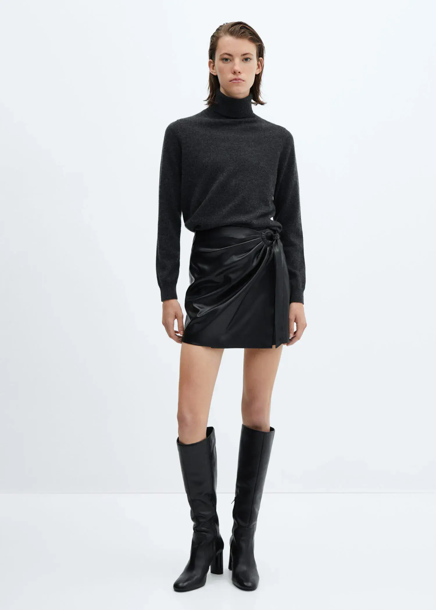 Mango Short leather-effect skirt with buckle. 3