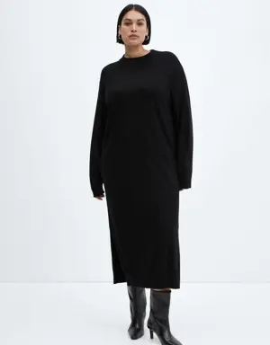 Round-neck knitted dress