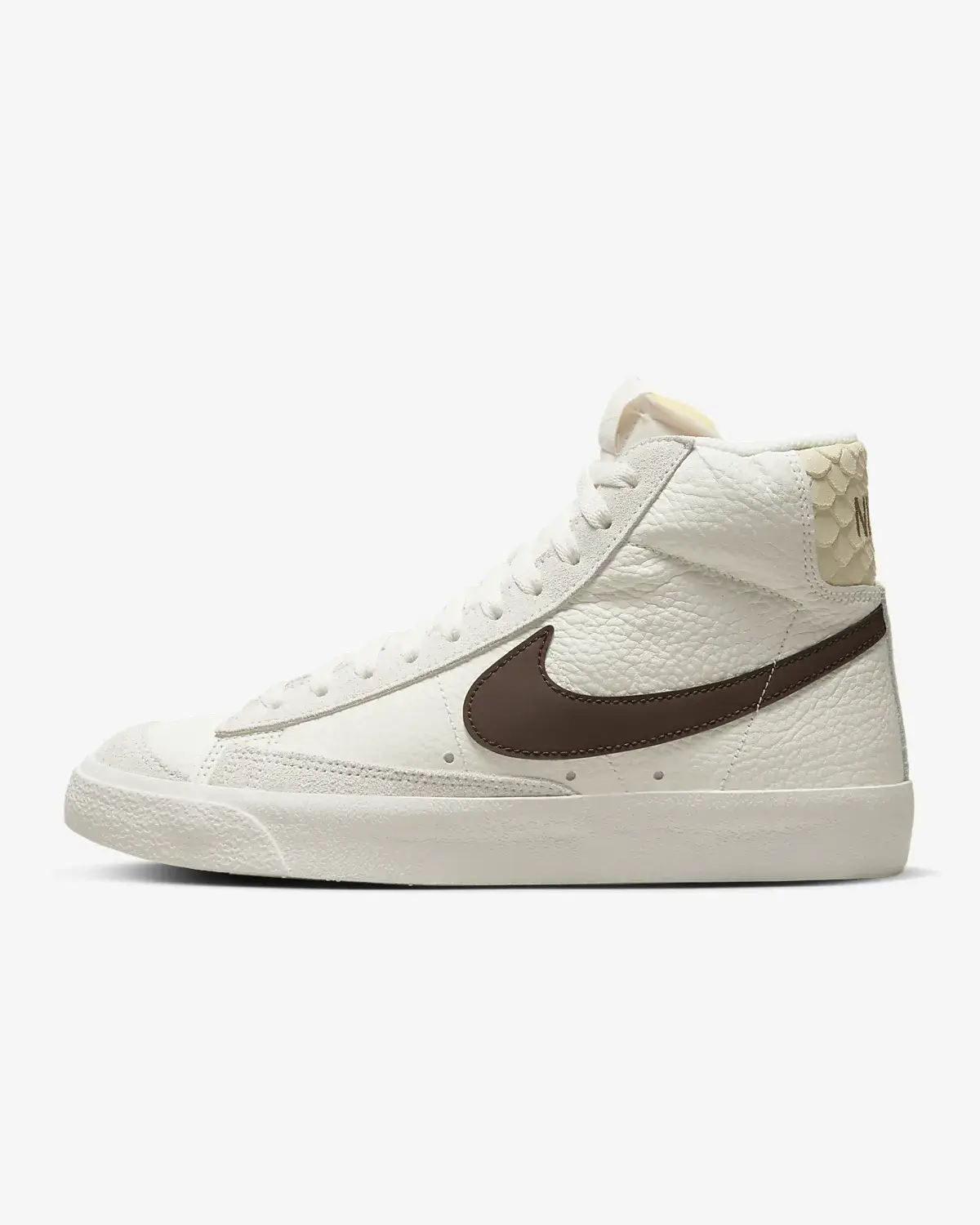 Nike Blazer Mid '77. 1