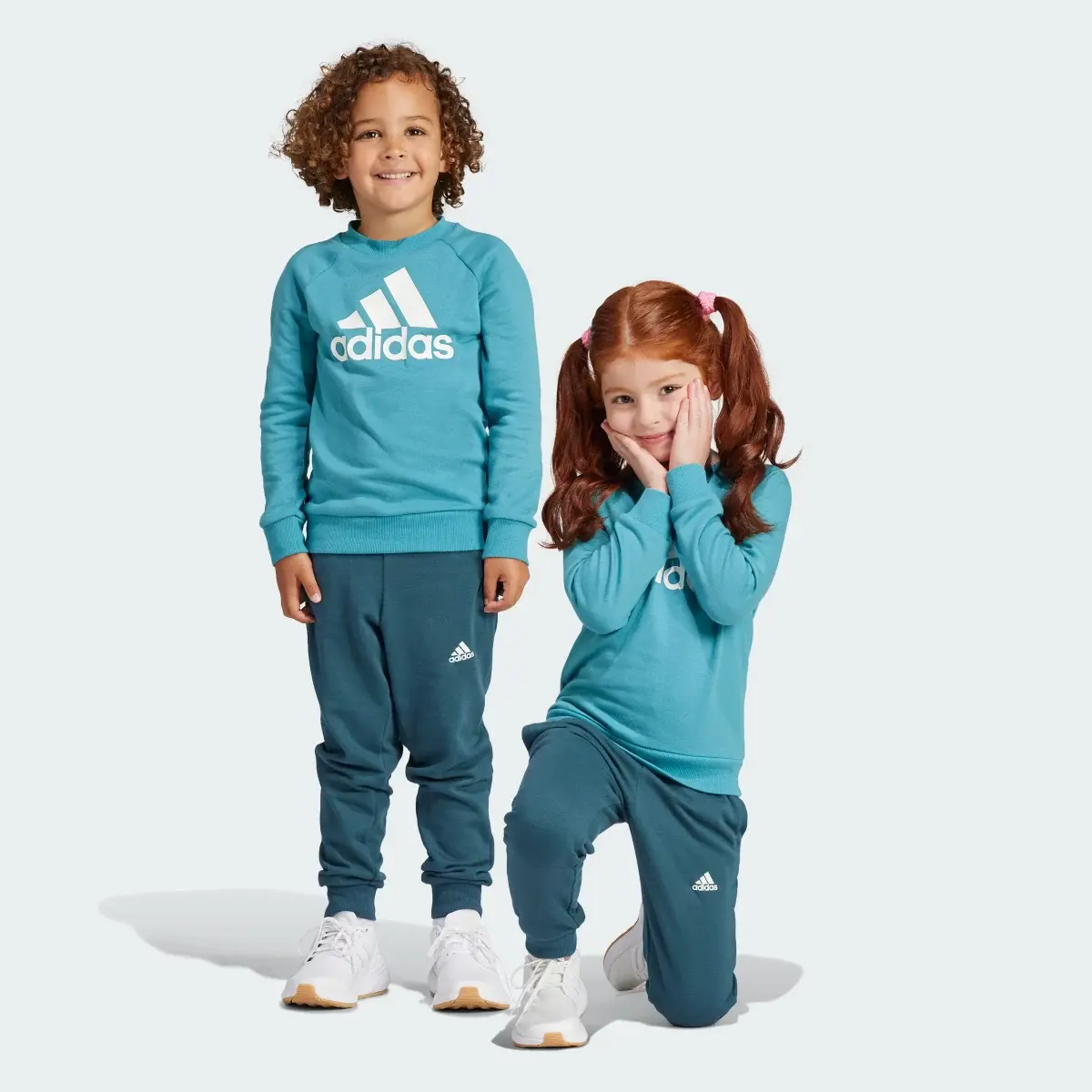 Adidas Ensemble bébés en molleton Essentials Logo. 1