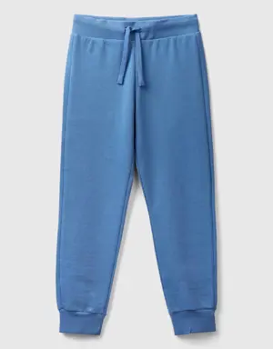 sporty trousers with drawstring