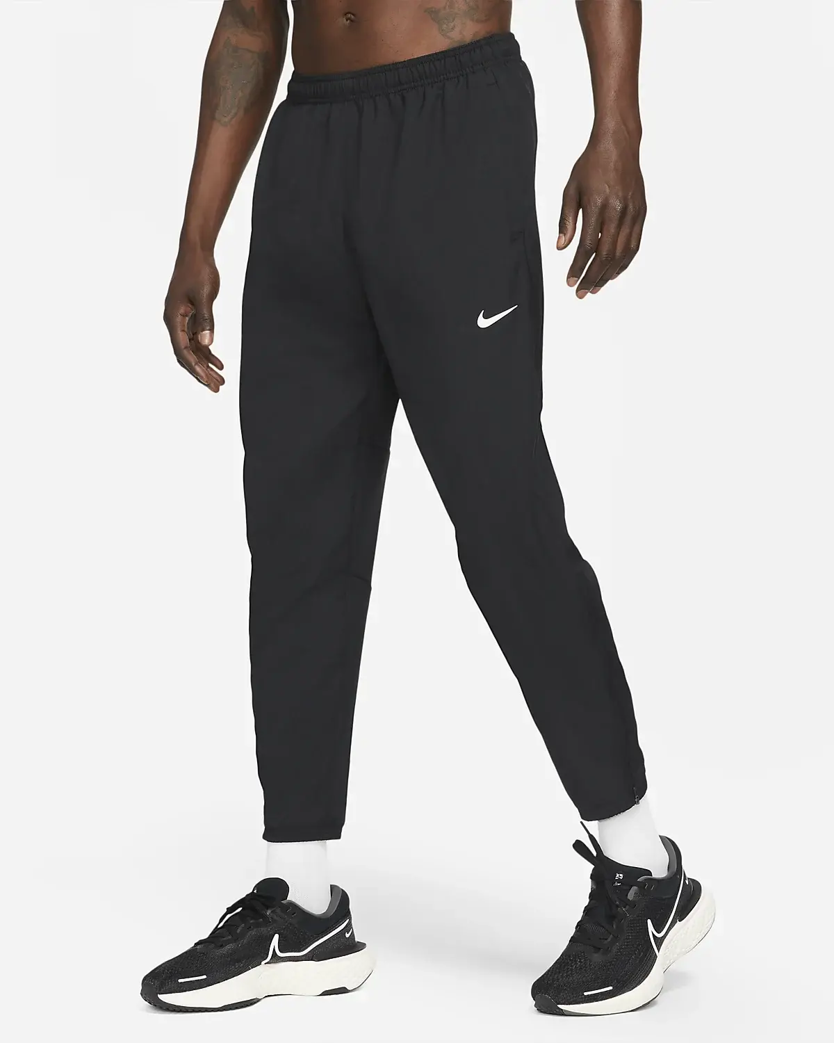 Nike Dri-FIT Challenger. 1