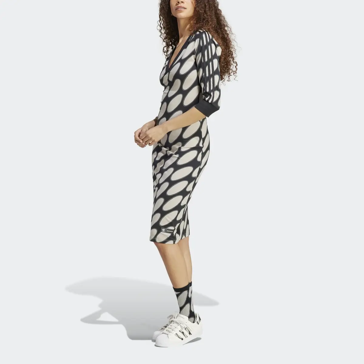 Adidas x Marimekko T-Shirt-Kleid. 1