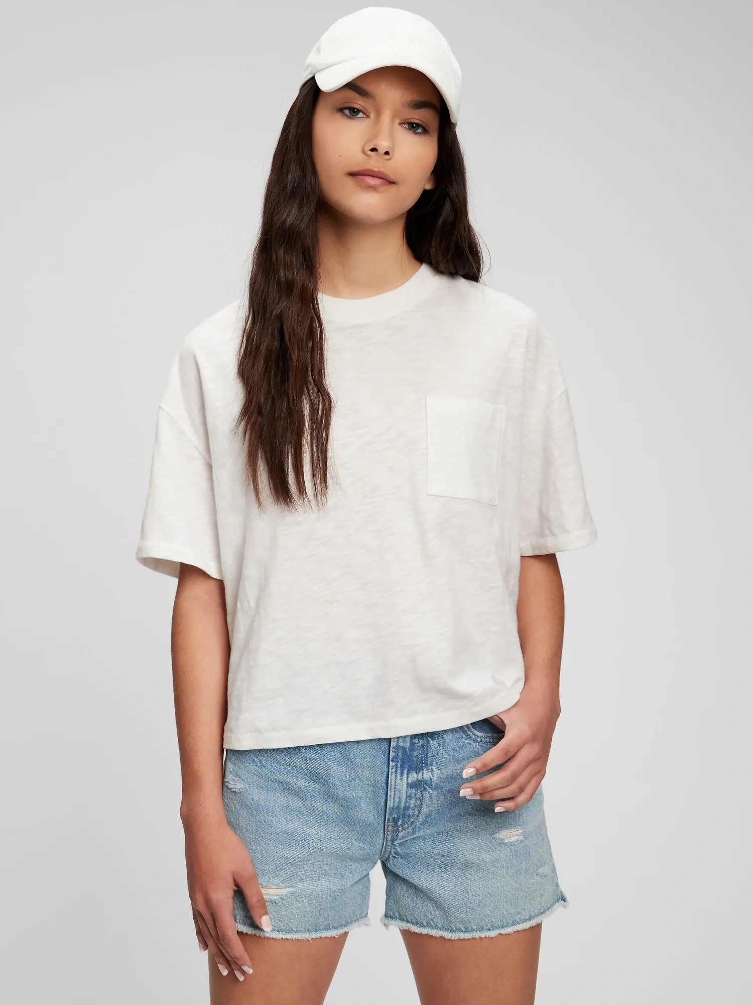 Gap Teen 100% Organic Cotton Pocket T-Shirt white. 1