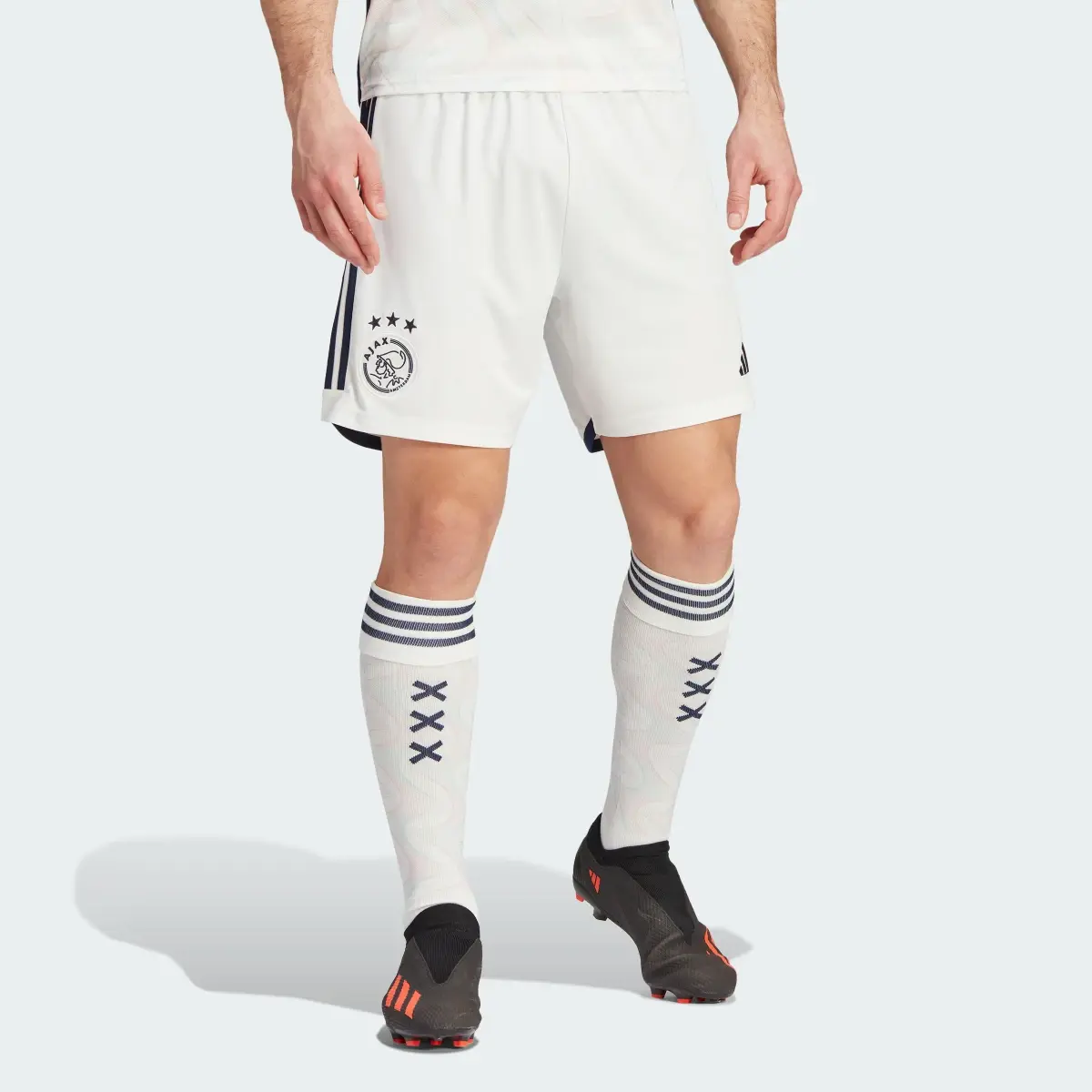 Adidas Ajax 23/24 Auswärtsshorts. 1