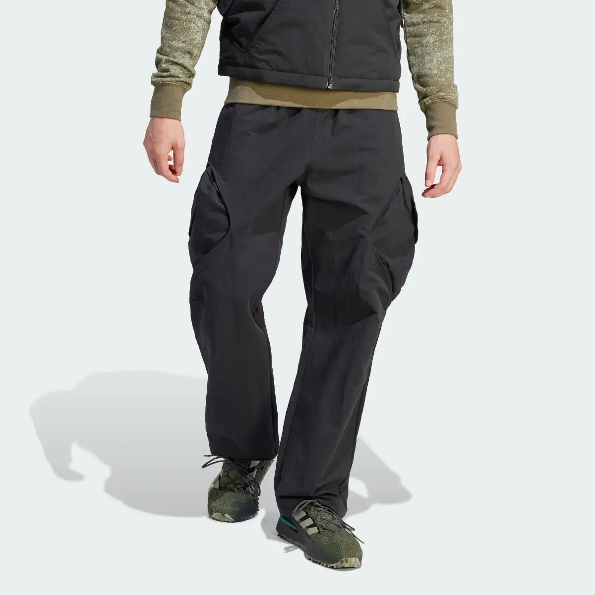 Adidas Adventure Premium Cargo Pantolon. 1
