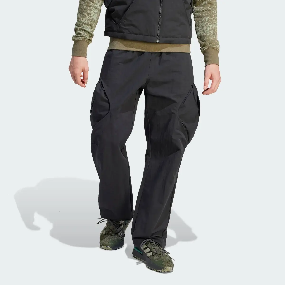 Adidas Adventure Premium Cargohose. 1