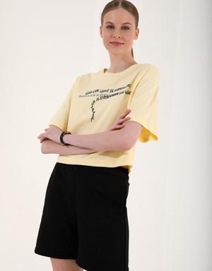 Açık Sarı Yazı Baskılı Kısa O Yaka Kadın Oversize T-Shirt - 97135
