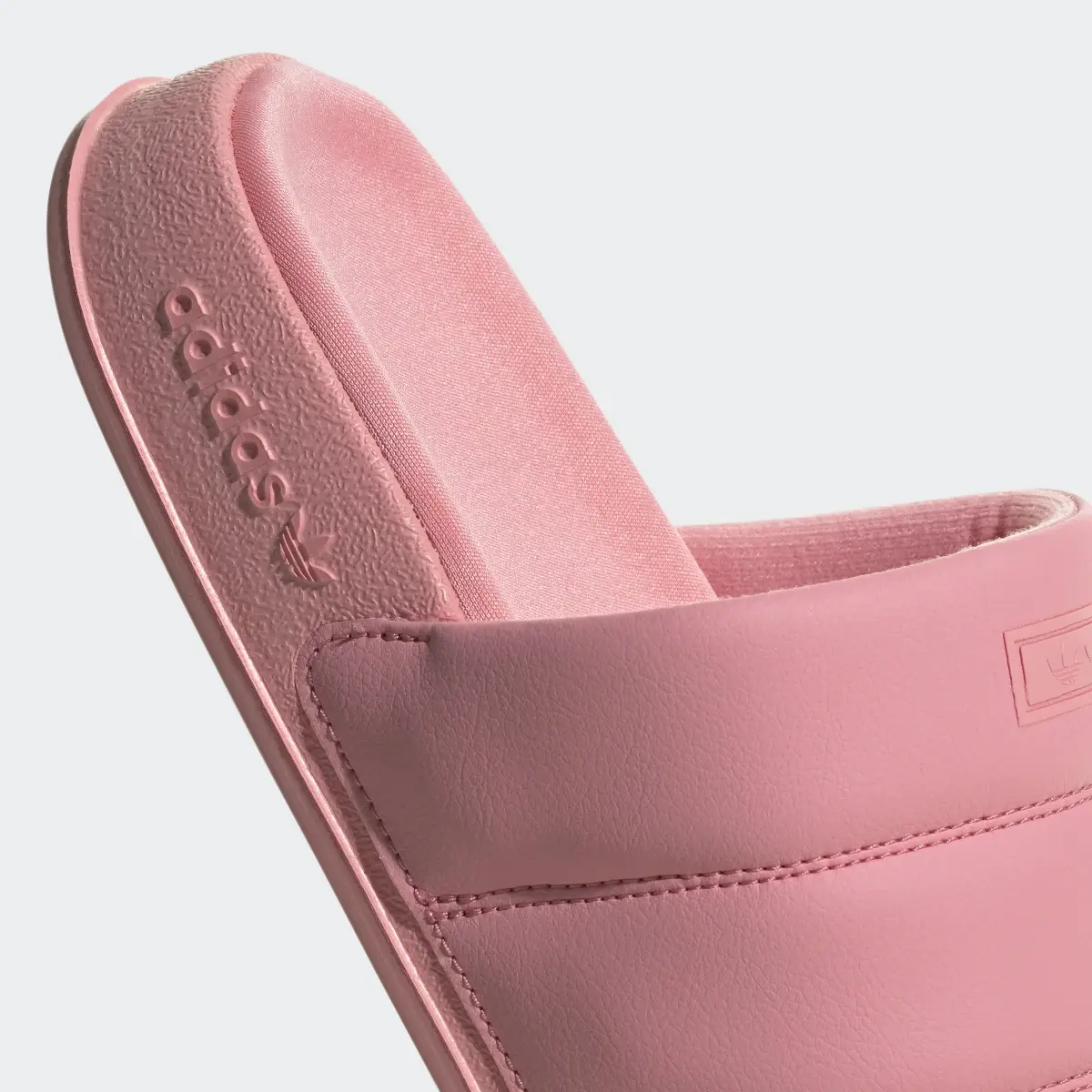 Adidas Adilette Essential Slides. 3