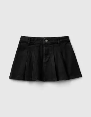 pleated miniskirt