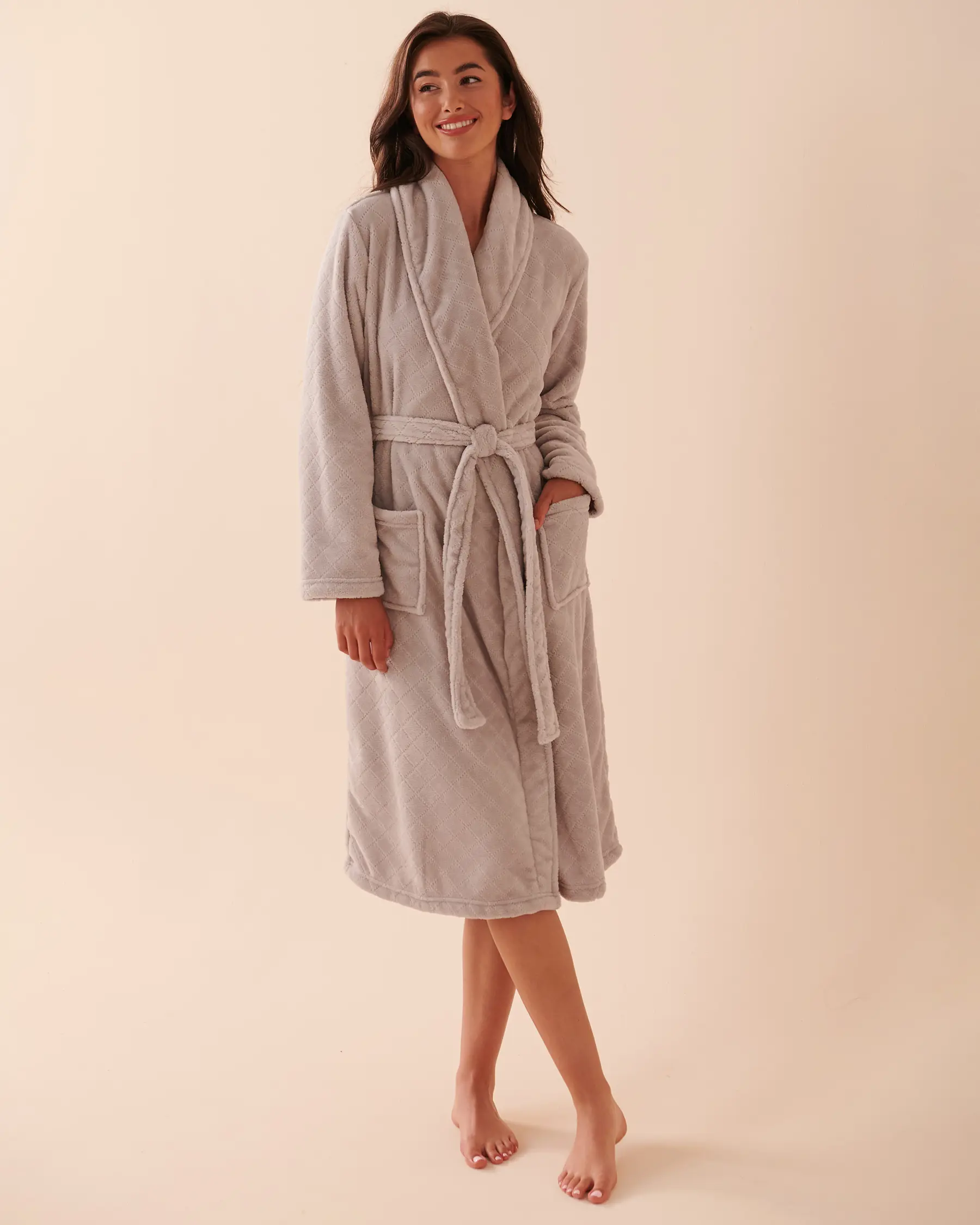 La Vie en Rose Soft Plush Robe. 3