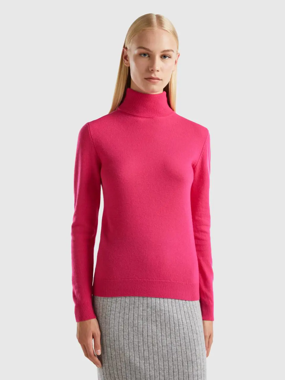 Benetton fuchsia turtleneck in pure merino wool. 1