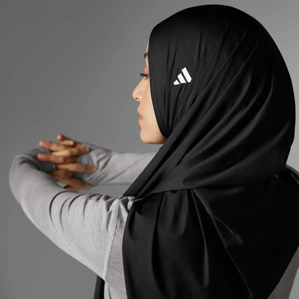 Adidas Hijab Own the Run 3-Stripes. 2