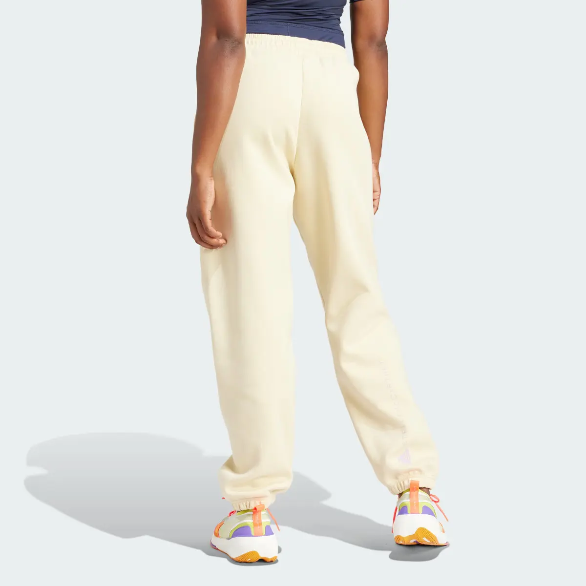 Adidas Pantaloni adidas by Stella McCartney. 2