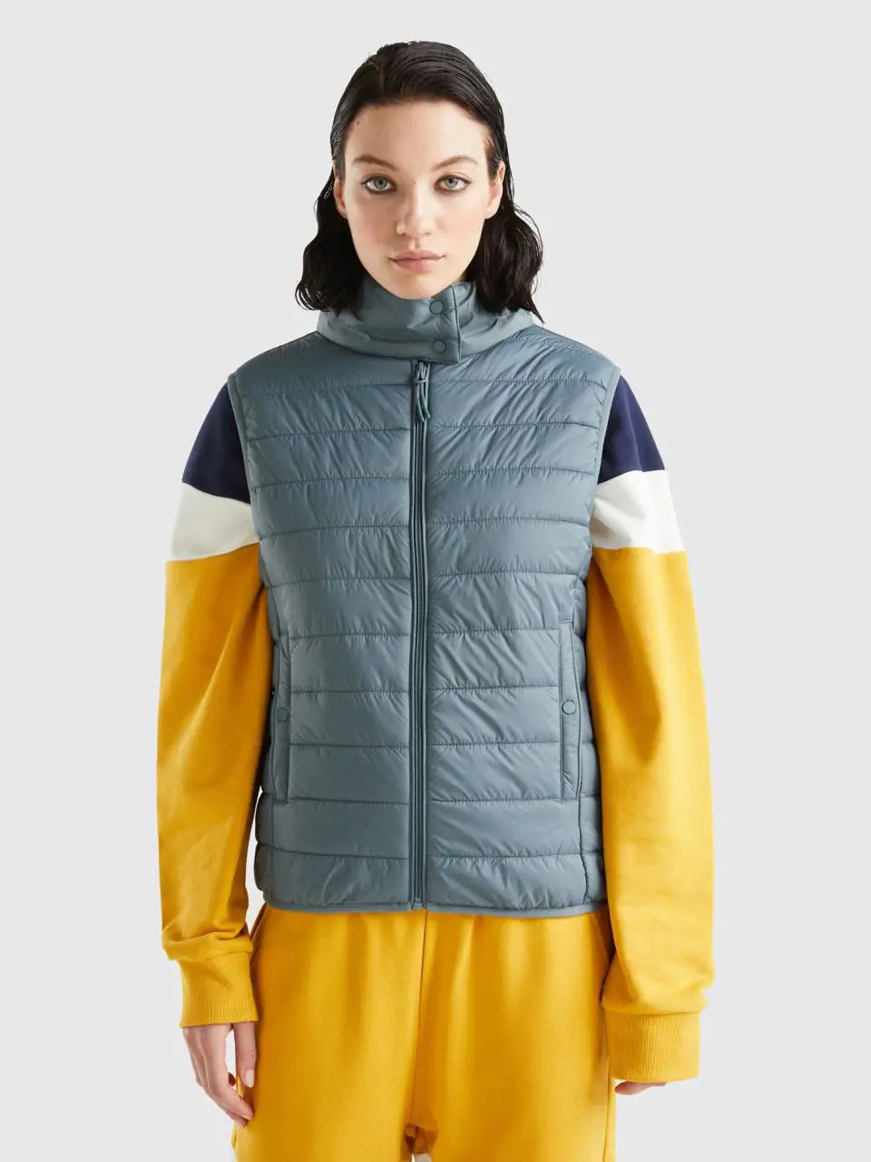 Benetton sleeveless puffer jacket with recycled wadding. 1