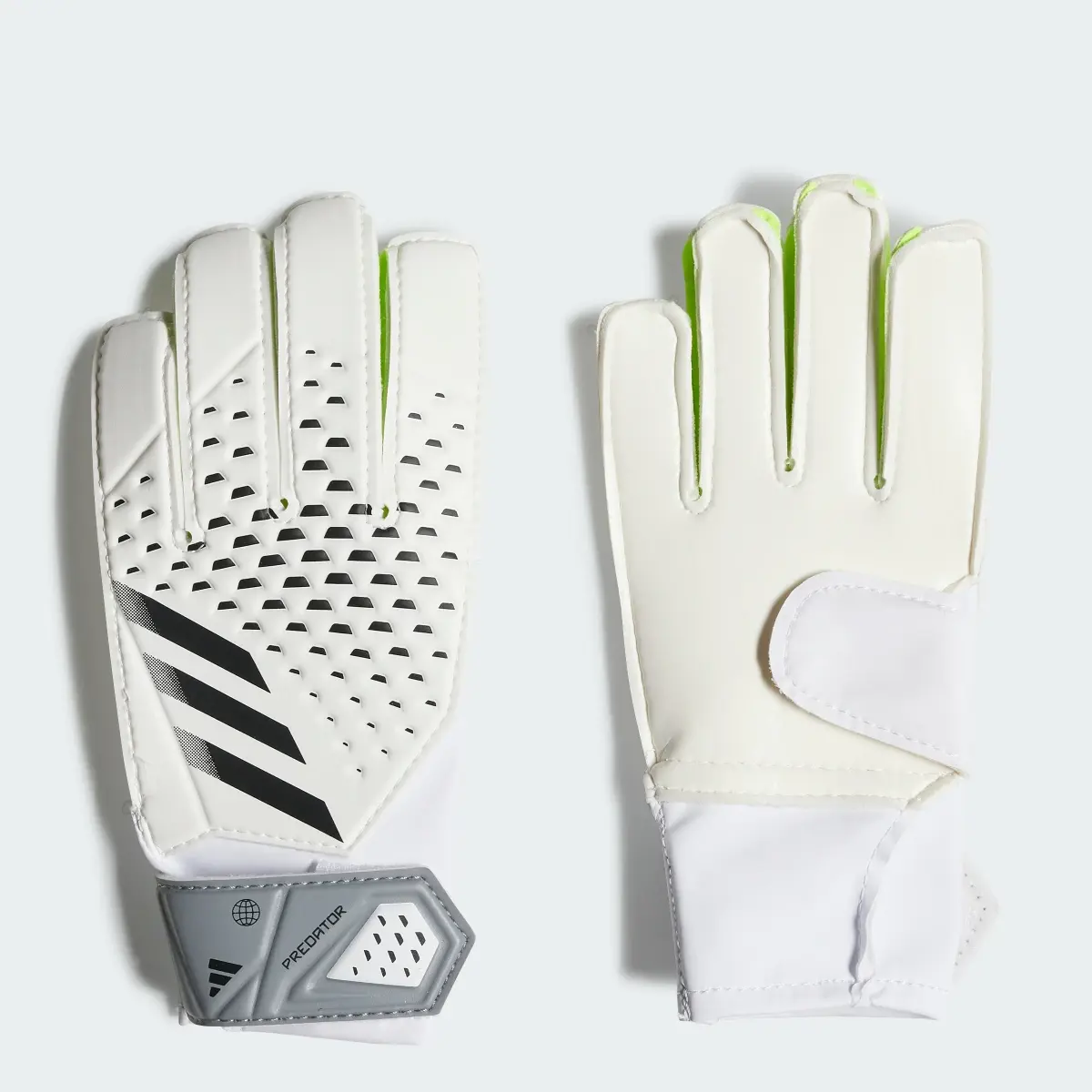 Adidas Predator Training Goalkeeper Gloves. 1