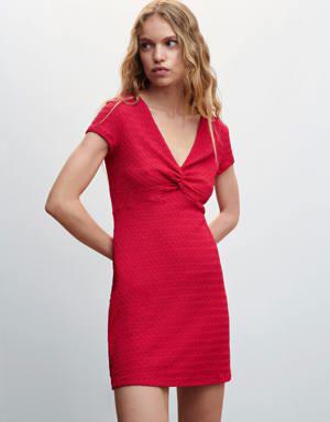 Texturiertes Kleid mit Knotendetail