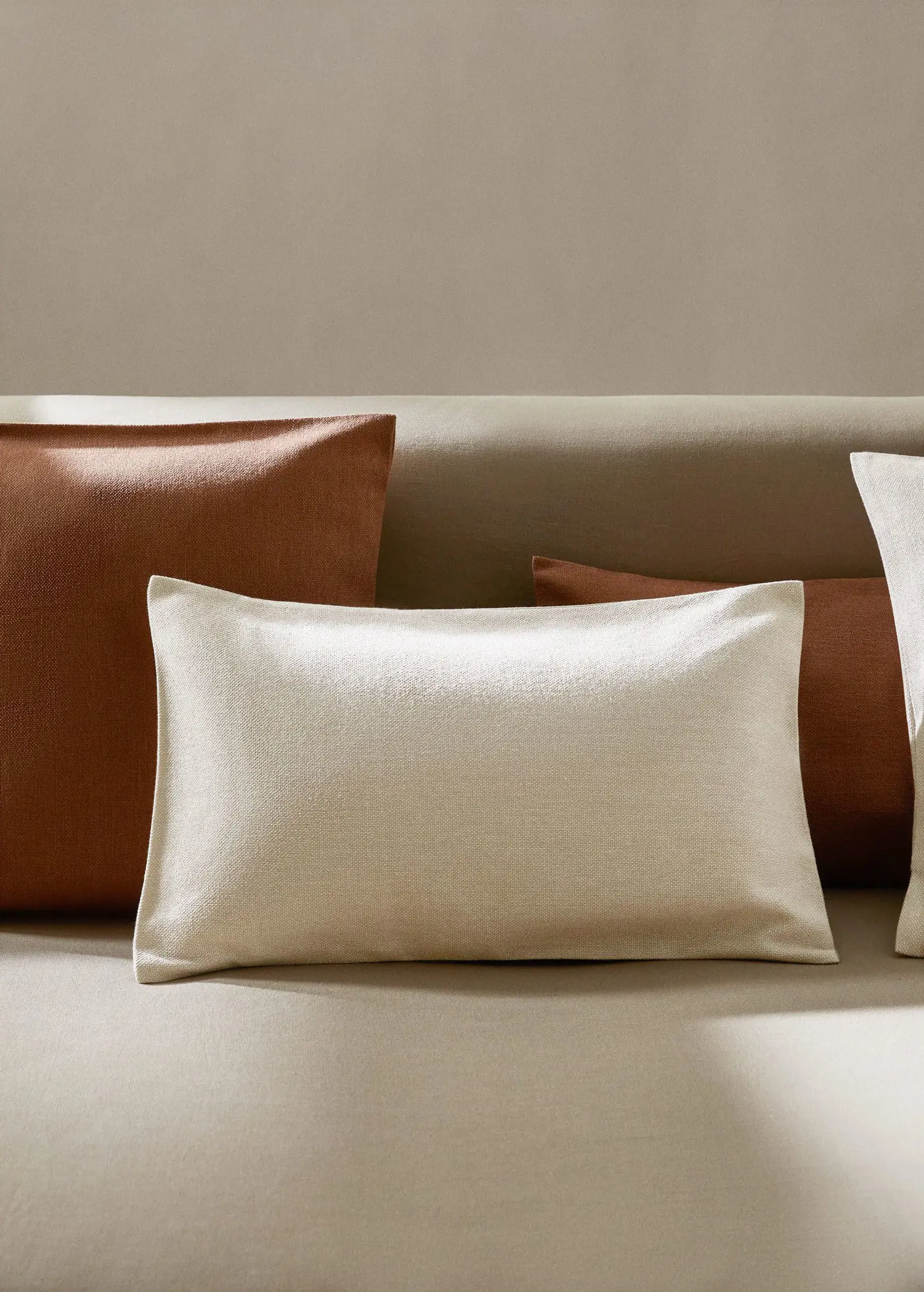 Mango Textured cotton cushion case 30x50cm. 1