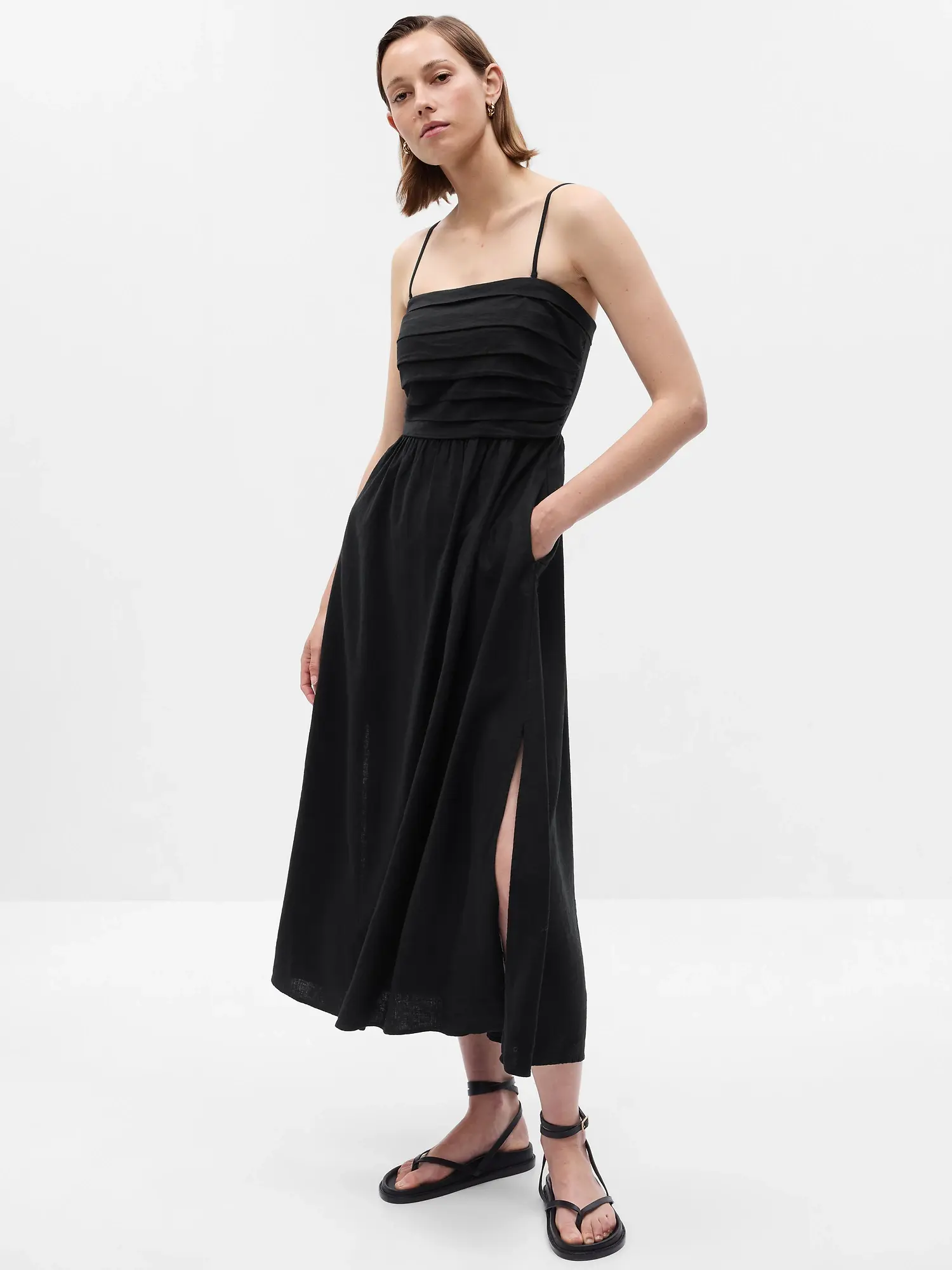 Gap Linen-Blend Midi Dress black. 1