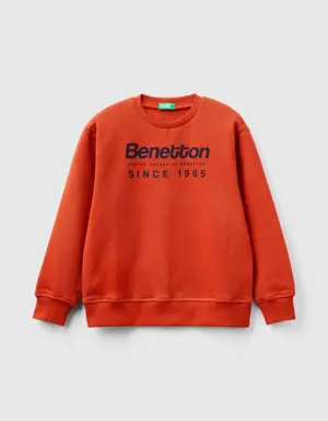 sweatshirt with logo print