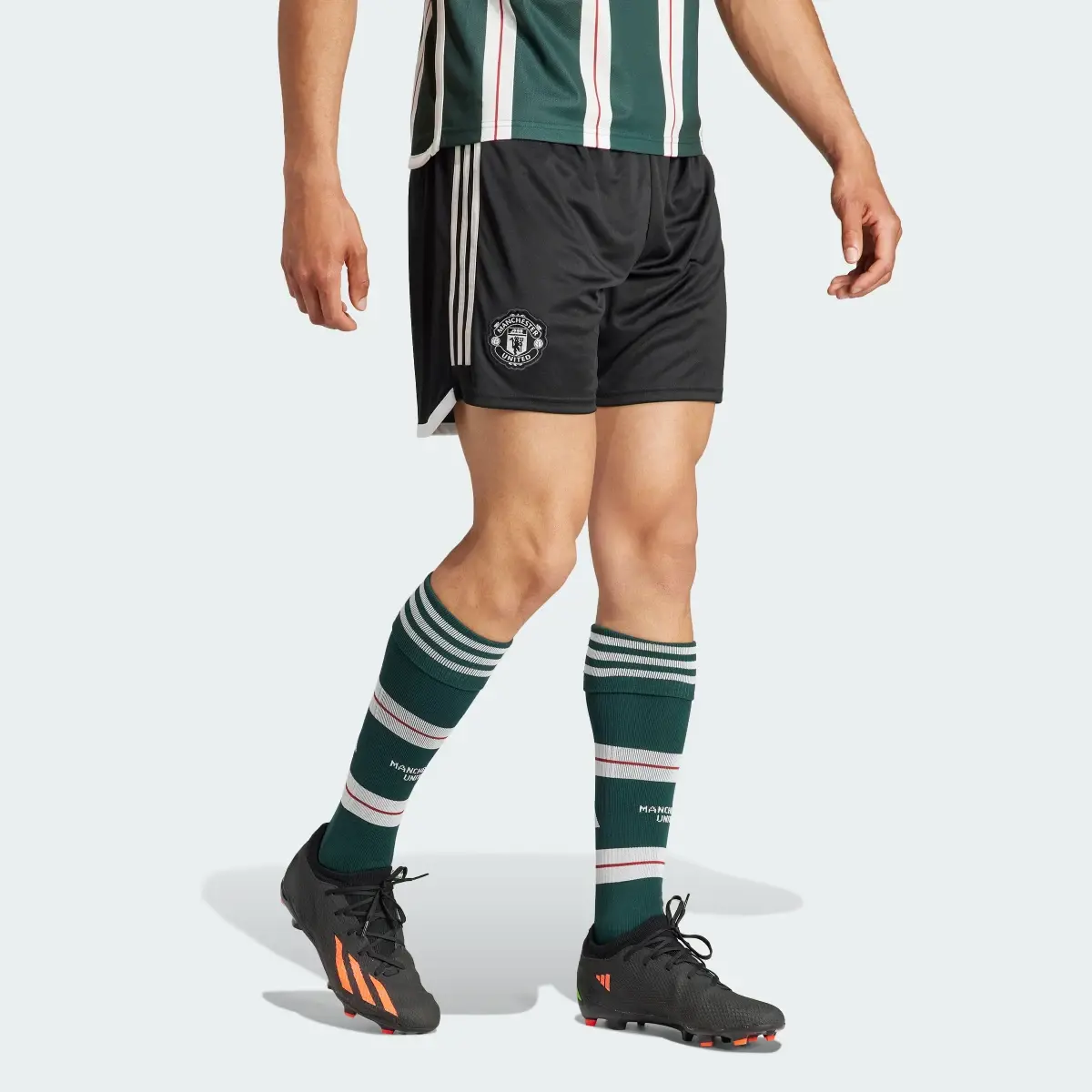 Adidas Manchester United 23/24 Auswärtsshorts. 1