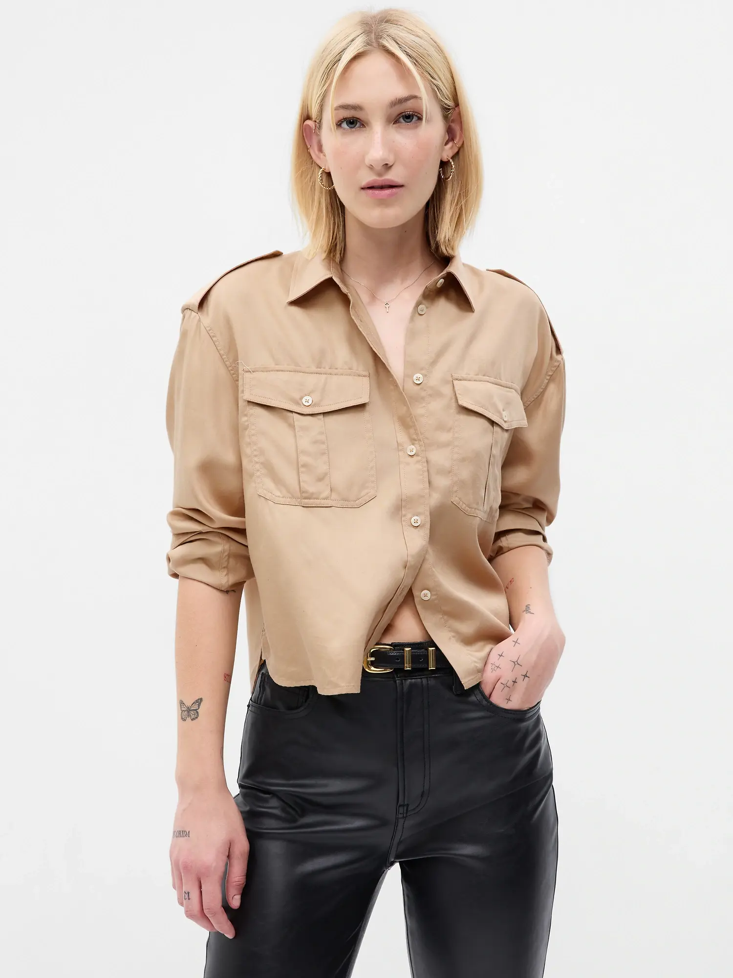 Gap Cropped Utility Shirt brown. 1