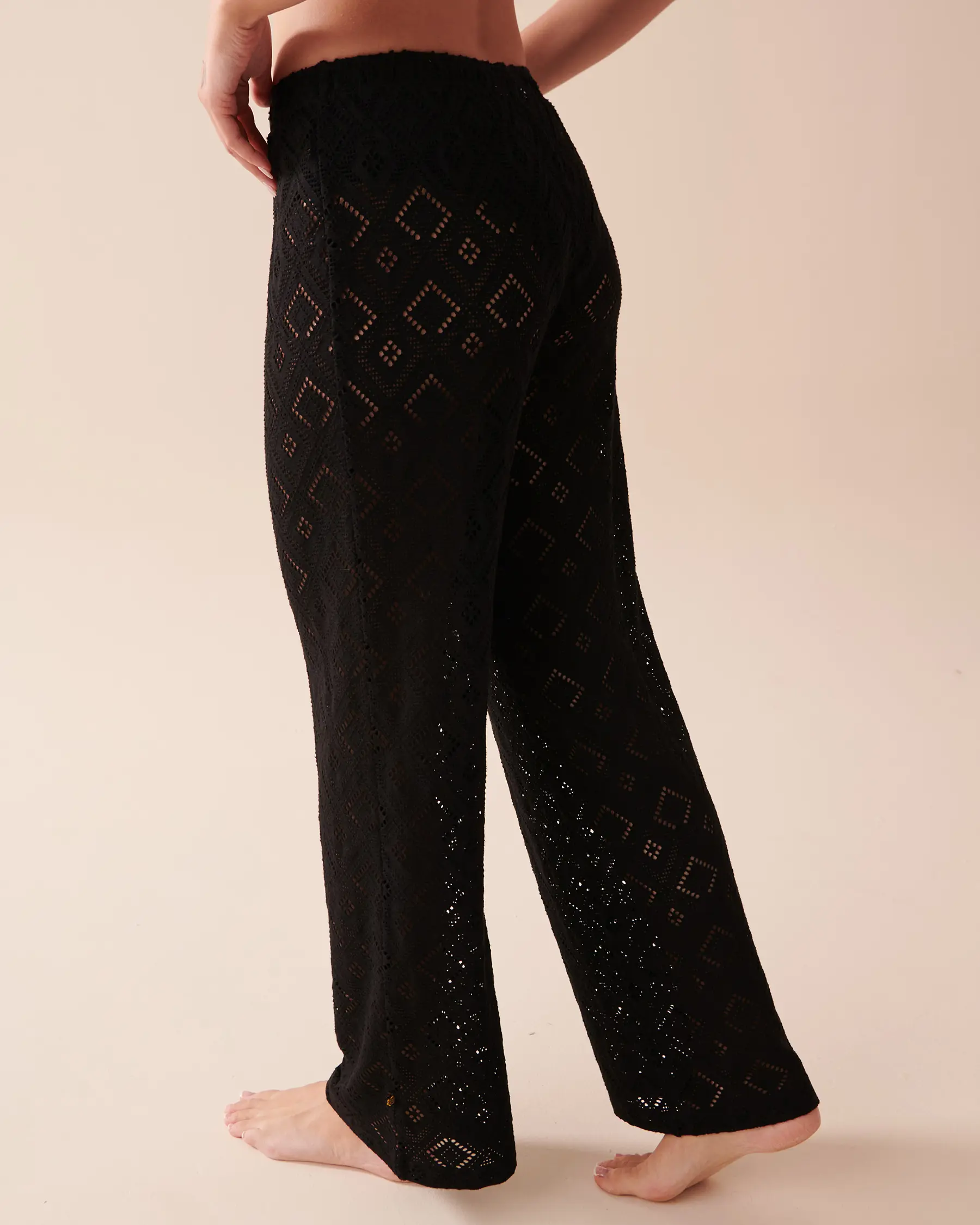 La Vie en Rose Crochet Pants. 2