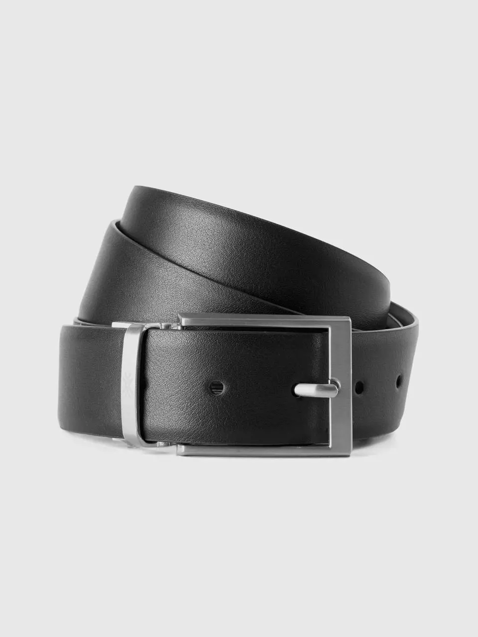 Benetton belt in imitation leather. 1