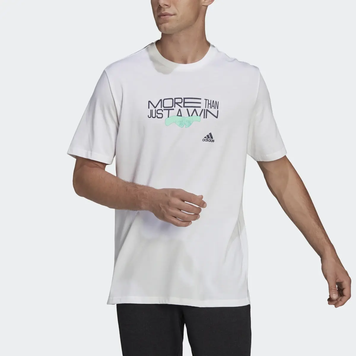 Adidas Playera de Entrenamiento AEROREADY Estampada. 1