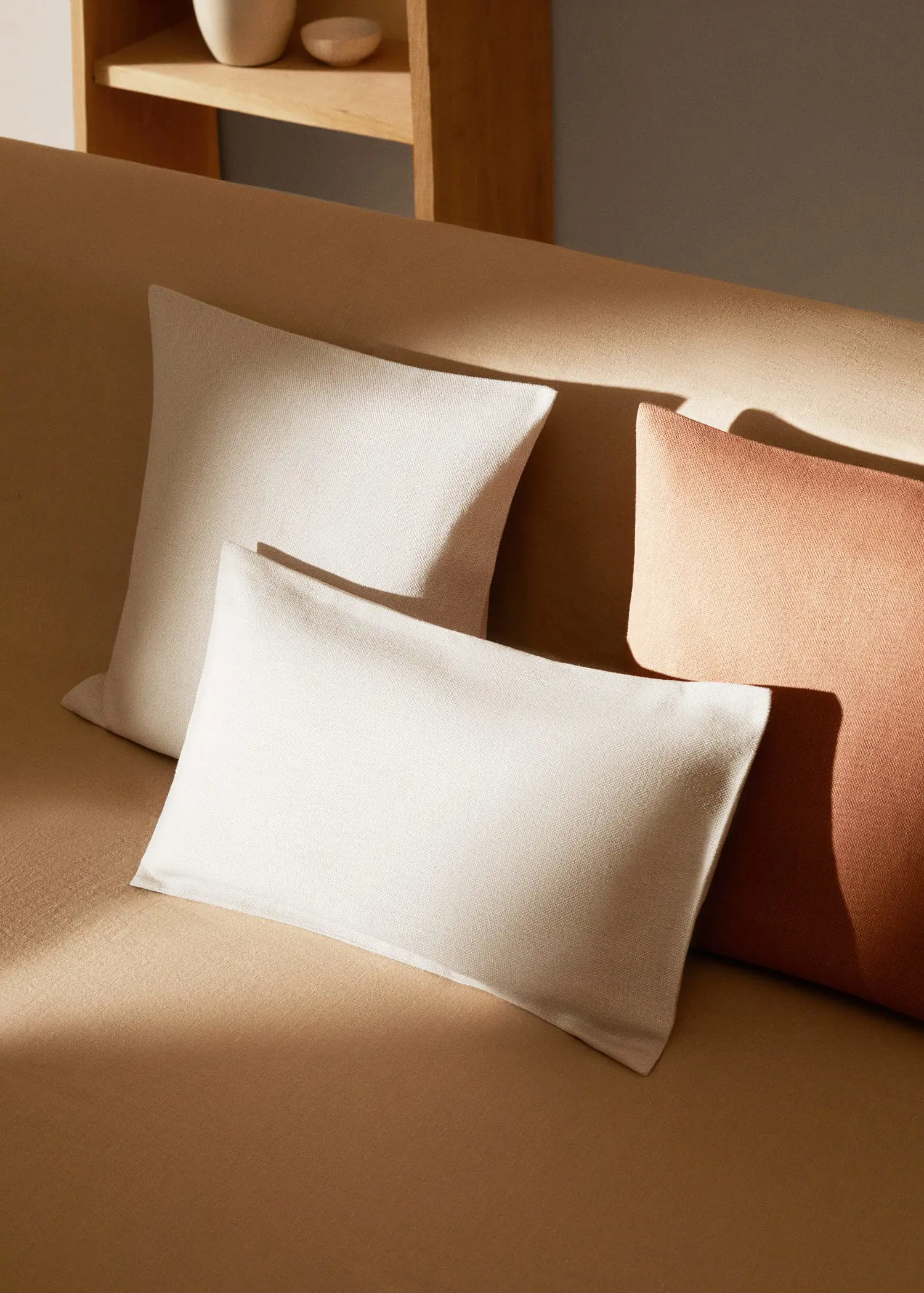 Mango Textured cotton cushion case 30x50cm. 1
