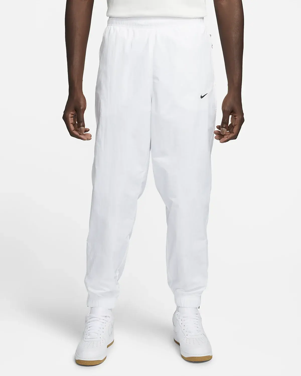 Nike Sportswear Solo Swoosh. 1