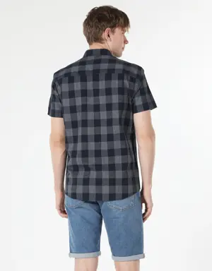 Regular Fit Shirt Neck Kareli Lacivert Erkek Kısa Kol Gömlek
