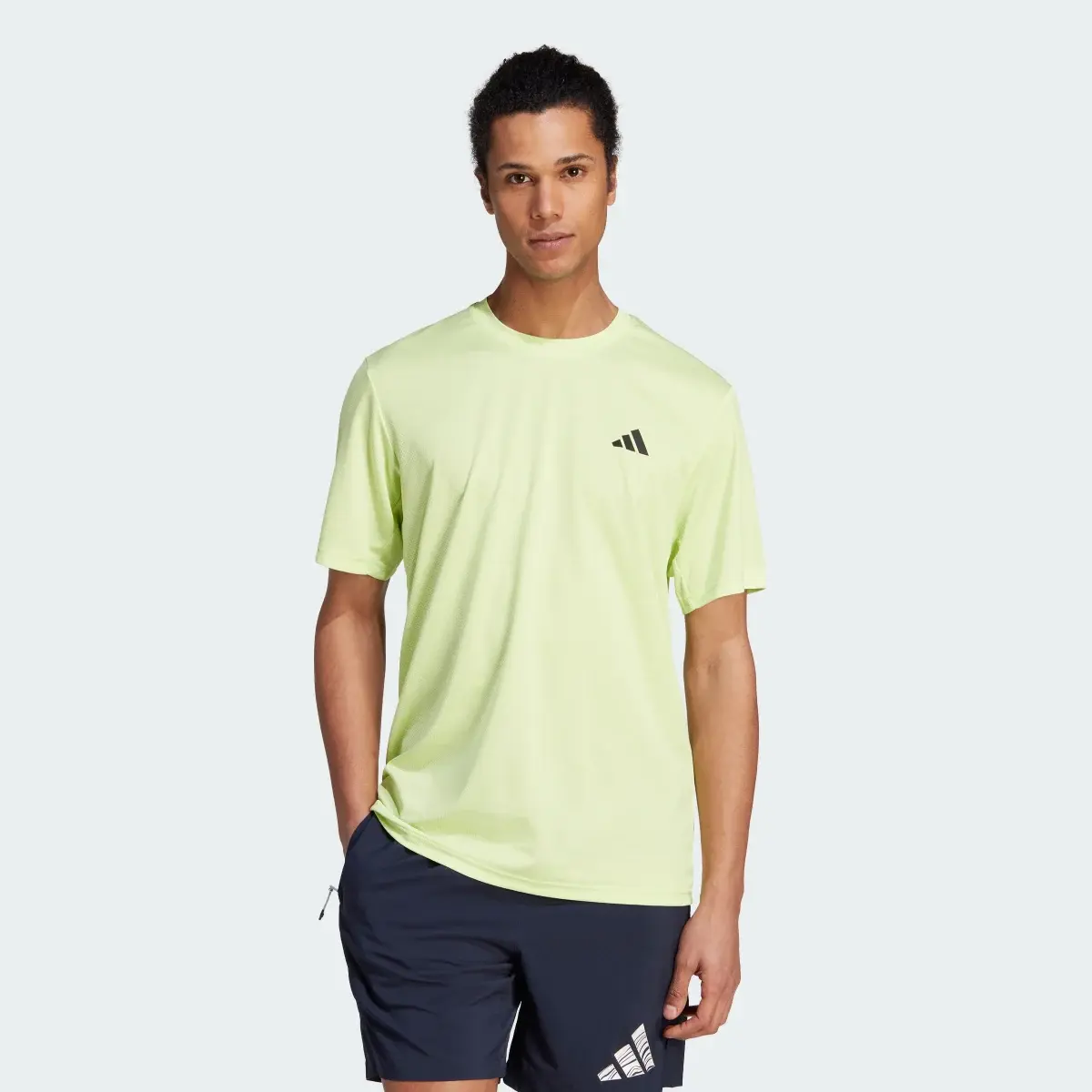 Adidas Playera de Entrenamiento Train Essentials. 2