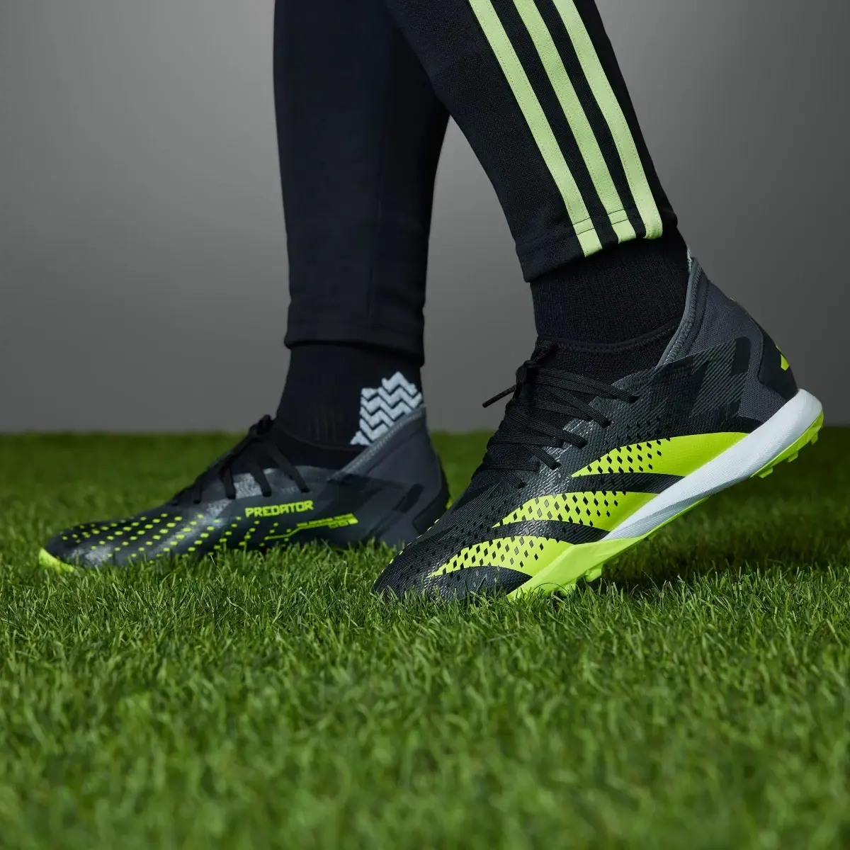 Adidas Predator Accuracy Injection.3 Halı Saha Kramponu. 2