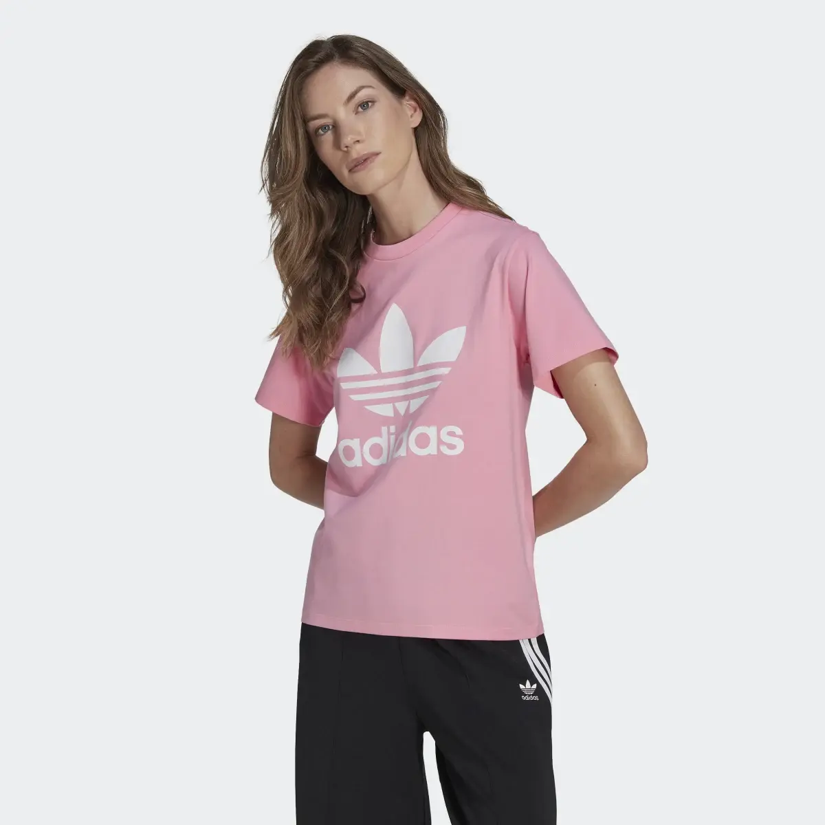 Adidas Adicolor Classics Trefoil Tee. 2