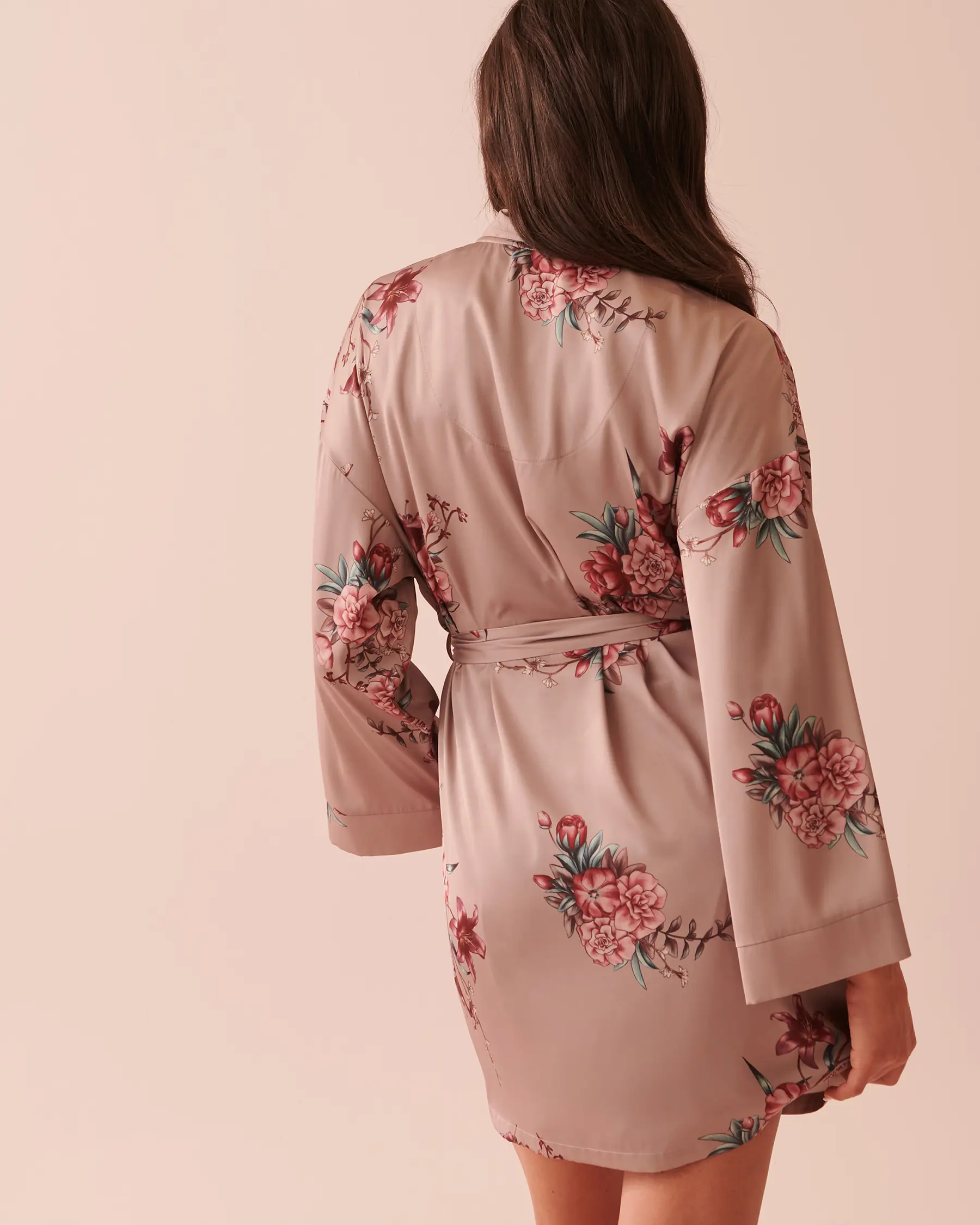 La Vie en Rose Maxi Lenght Satin Kimono. 2